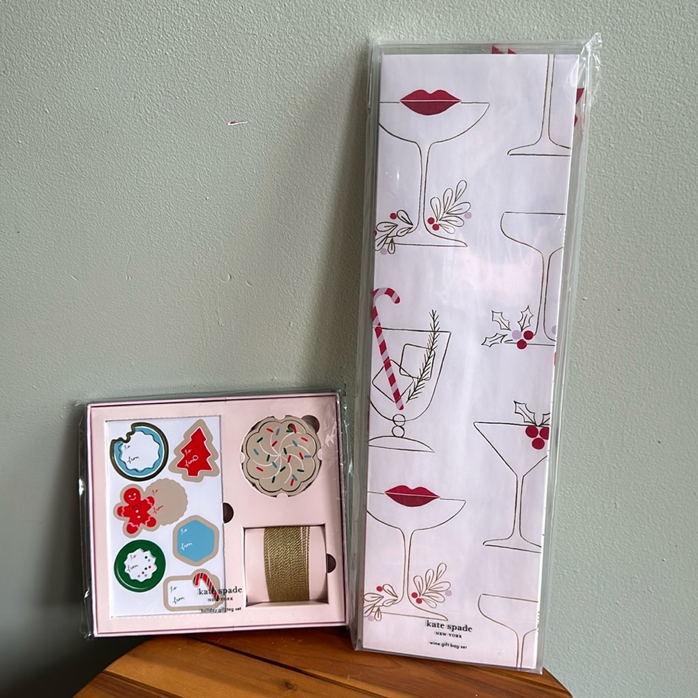 Nwt Kate spade holiday cookie gift tag set and holiday wine gift bag set